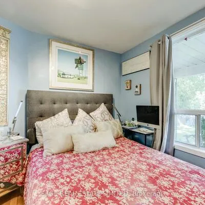 241,&nbsp;Langley, North Riverdale, Toronto