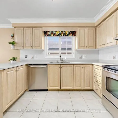 Premium freehold home for sale: 11, Devonridge, Highland Creek, Toronto