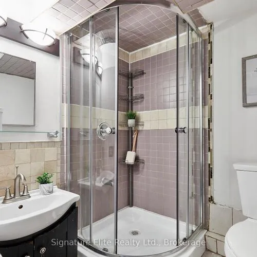 Premium freehold home for sale: 19, Kenworthy, Oakridge, Toronto