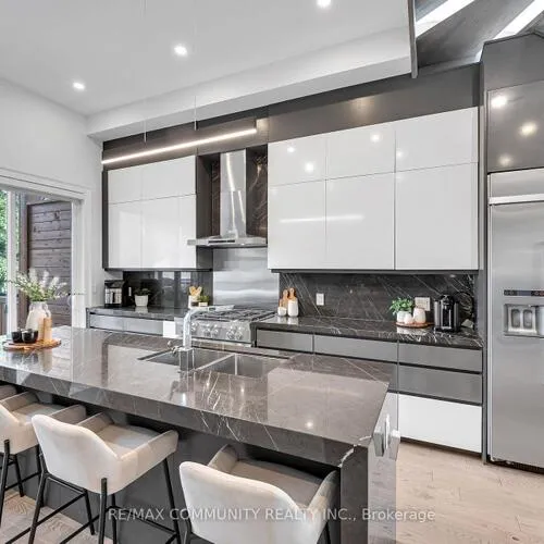 Premium freehold home for sale: 7, Derwyn, East York, Toronto