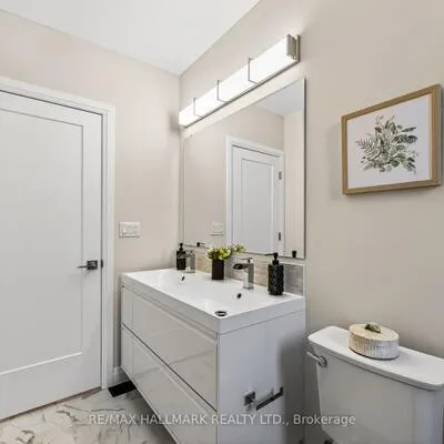 47,&nbsp;Harcourt, North Riverdale, Toronto