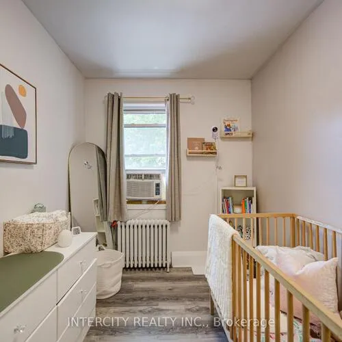 Premium freehold home for sale: 256, Blantyre, Birchcliffe-Cliffside, Toronto