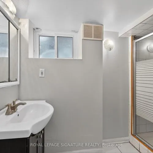 Premium freehold home for sale: 39, Rhydwen, Birchcliffe-Cliffside, Toronto