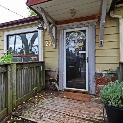 Premium freehold home for sale: 22, Haddon, Birchcliffe-Cliffside, Toronto