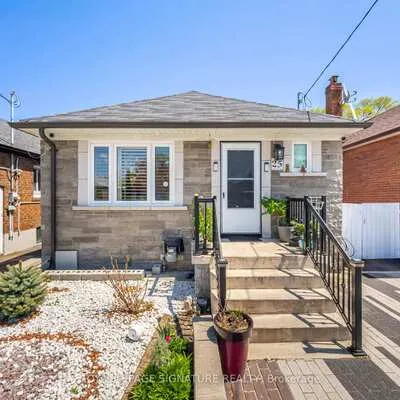 25,&nbsp;Handel, Rockcliffe-Smythe, Toronto