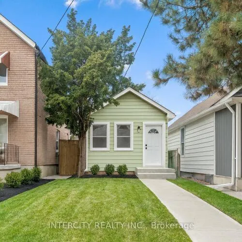 Premium freehold home for sale: 68, Greendale, Rockcliffe-Smythe, Toronto