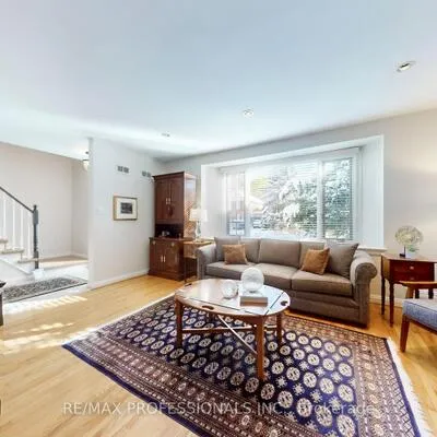 44, Robin Hood, Edenbridge-Humber Valley, Toronto