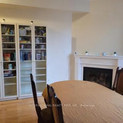 23,&nbsp;Hackett, York University Heights, Toronto