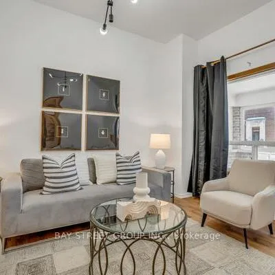 18, Wiltshire, Weston-Pellam Park, Toronto