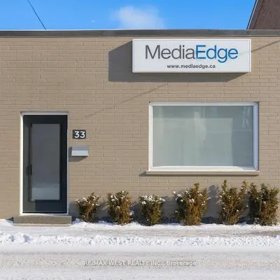 33,&nbsp;South Station, Weston, Toronto
