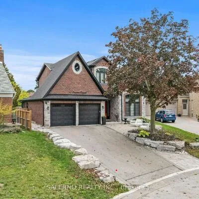 11,&nbsp;Compton, Downsview-Roding-CFB, Toronto