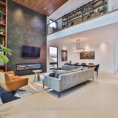 4,&nbsp;Old Oak, Kingsway South, Toronto