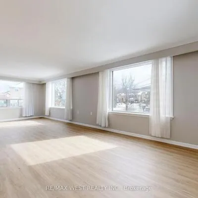 16,&nbsp;Upwood, Rustic, Toronto
