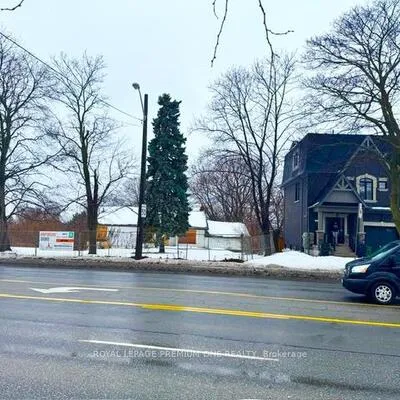 2986,&nbsp;Weston, Humberlea-Pelmo Park W5, Toronto
