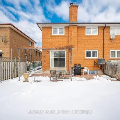 17, Cabana, Humber Summit, Toronto