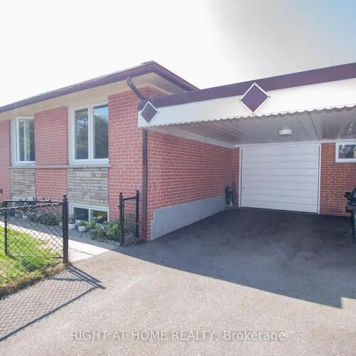 Premium freehold home for sale: 65, Bridgenorth, Thistletown-Beaumonde Heights, Toronto