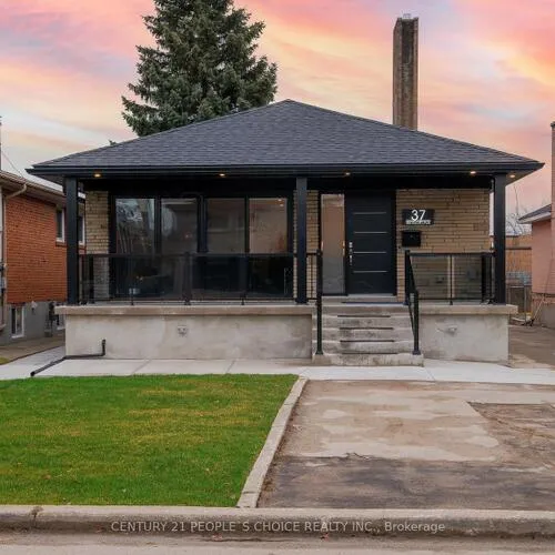 Premium freehold home for sale: 37, Bentworth, Yorkdale-Glen Park, Toronto