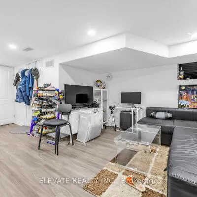 1262,&nbsp;Lansdowne, Corso Italia-Davenport, Toronto