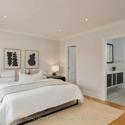 130,&nbsp;Saturn, Markland Wood, Toronto