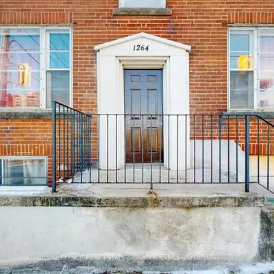 1264,&nbsp;Weston, Mount Dennis, Toronto