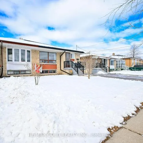 Premium freehold home for sale: 130, Duncanwoods, Humber Summit, Toronto