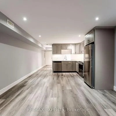 2,&nbsp;Hyde, Keelesdale-Eglinton West, Toronto