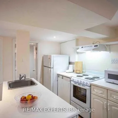 6,&nbsp;Mccallum, Stonegate-Queensway, Toronto