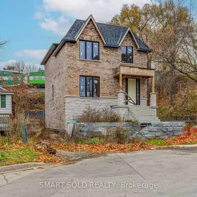 4,&nbsp;Forty Third, Long Branch, Toronto