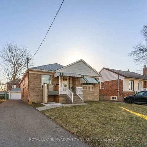 Premium freehold home for sale: 144, Silverhill, Islington-City Centre West, Toronto