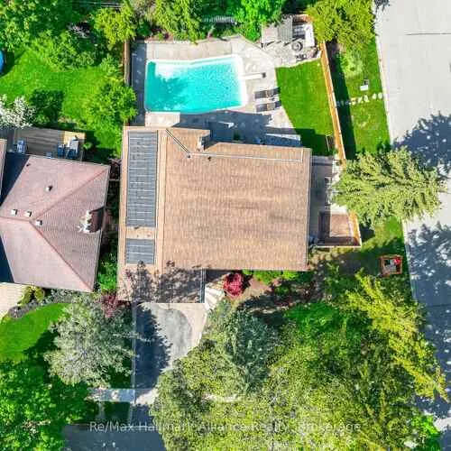 Premium freehold home for sale: 8, Silverthorne Bush, Markland Wood, Toronto