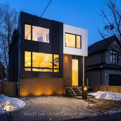 Premium freehold home for sale: 7, Bentley, Stonegate-Queensway, Toronto