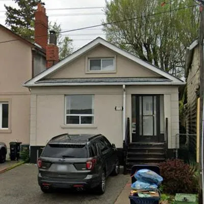 172,&nbsp;Eileen, Rockcliffe-Smythe, Toronto