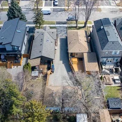 200 & 204,&nbsp;Delta, Alderwood, Toronto