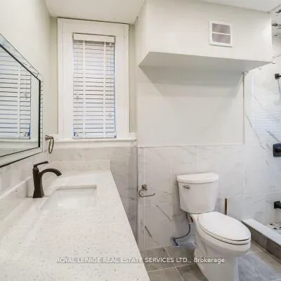 31,&nbsp;Tyndall, South Parkdale, Toronto