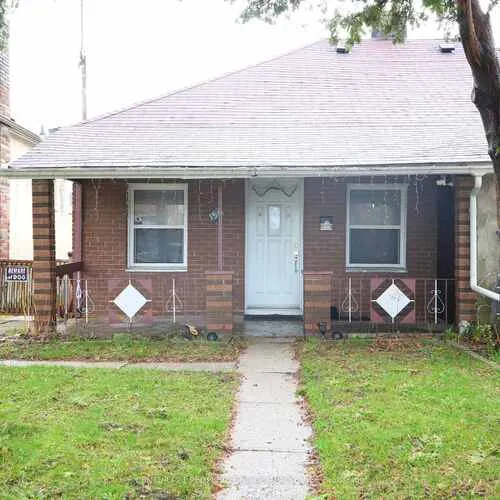 Premium freehold home for sale: 150, Spears Street, Toronto,, Rockcliffe-Smythe, Toronto