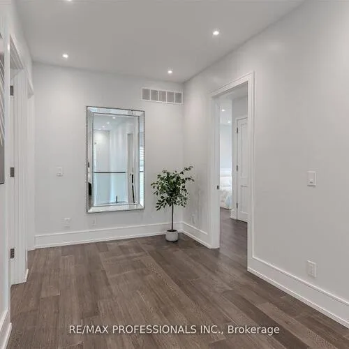 Premium freehold home for sale: 4, Dunrobin, Princess-Rosethorn, Toronto