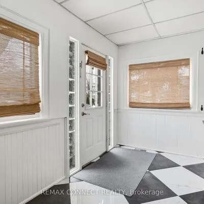 60,&nbsp;Woodbury, Alderwood, Toronto