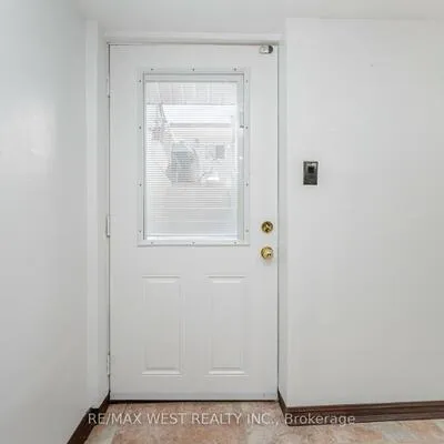 524,&nbsp;Salem, Dovercourt-Wallace Emerson-Junction, Toronto