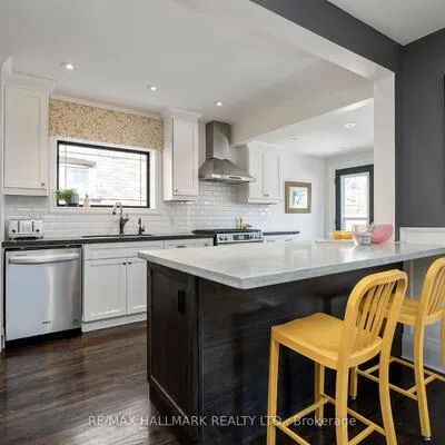 81,&nbsp;Armadale, High Park-Swansea, Toronto