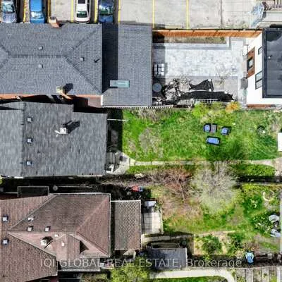 49,&nbsp;Batavia, Rockcliffe-Smythe, Toronto