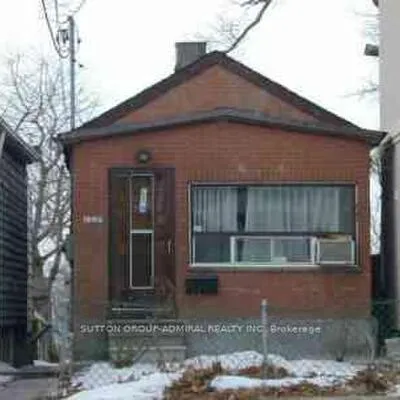 128,&nbsp;Spears, Rockcliffe-Smythe, Toronto