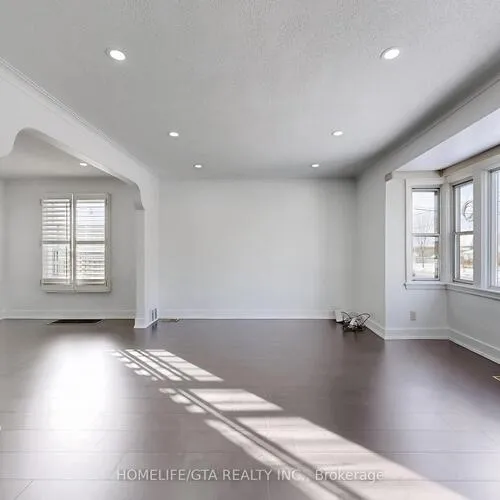 Premium freehold home for sale: 65, Whitley, Downsview-Roding-CFB, Toronto