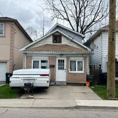 97,&nbsp;Sixteenth, New Toronto, Toronto