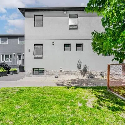 18,&nbsp;Cavell, Mimico, Toronto