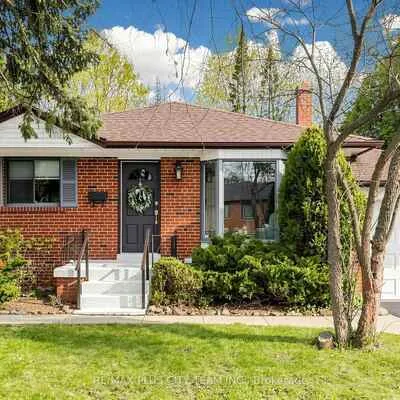 260,&nbsp;Renforth, Markland Wood, Toronto