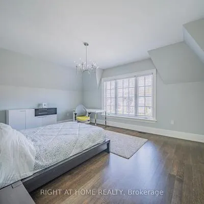 2,&nbsp;Finchley, Edenbridge-Humber Valley, Toronto