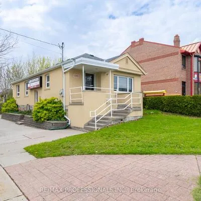 586,&nbsp;Browns, Alderwood, Toronto