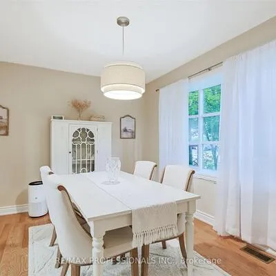 53,&nbsp;Tilden, Humber Heights, Toronto