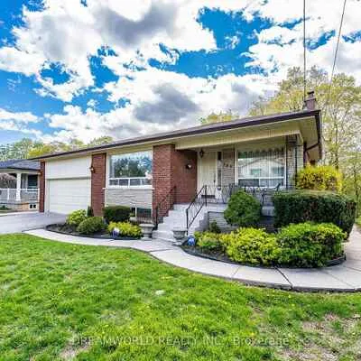 169,&nbsp;Grandravine, York University Heights, Toronto