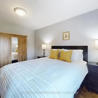 24,&nbsp;Braeburn, Humber Heights, Toronto